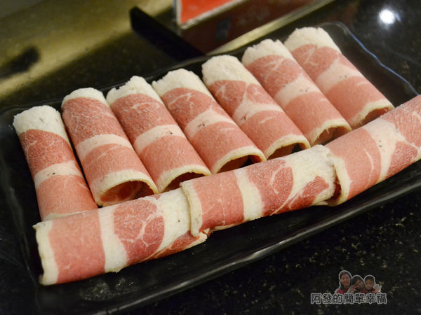 極鮮火鍋19-現切區-牛五花