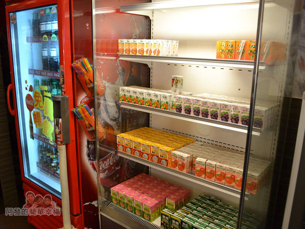 極鮮火鍋23-瓶罐裝冷飲區