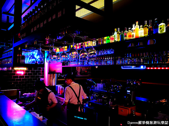 『桃園中壢美食』CARRIE’S美式早午餐(文末有菜單)★中壢sogo附近美式早午餐廳/瘋狂奶昔上傳IG超好拍30公分漢堡有夠威