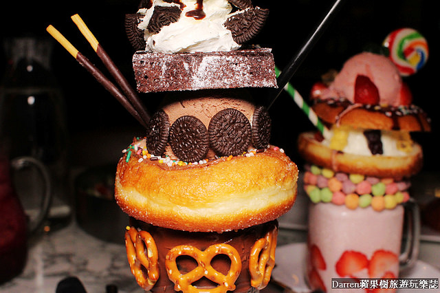 『桃園中壢美食』CARRIE’S美式早午餐(文末有菜單)★中壢sogo附近美式早午餐廳/瘋狂奶昔上傳IG超好拍30公分漢堡有夠威