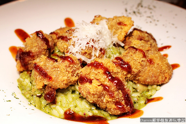 『桃園中壢美食』CARRIE’S美式早午餐(文末有菜單)★中壢sogo附近美式早午餐廳/瘋狂奶昔上傳IG超好拍30公分漢堡有夠威