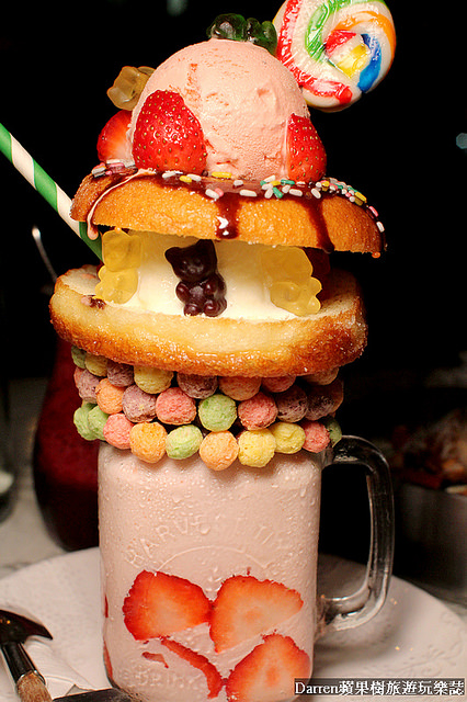 『桃園中壢美食』CARRIE’S美式早午餐(文末有菜單)★中壢sogo附近美式早午餐廳/瘋狂奶昔上傳IG超好拍30公分漢堡有夠威