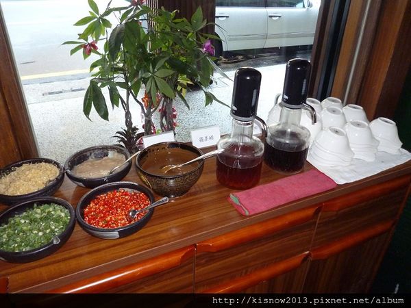 海之味7-醬料吧台.JPG