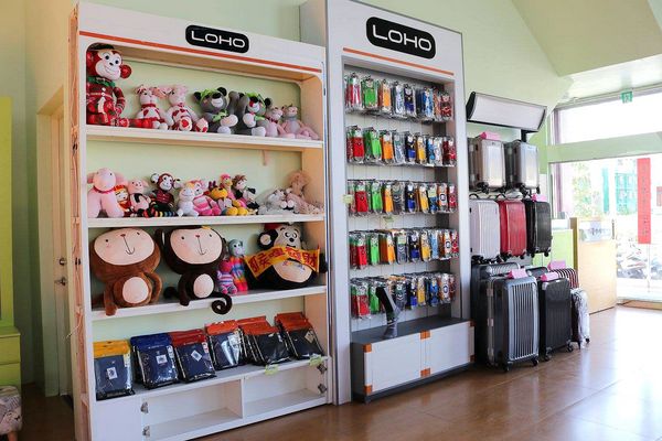 台灣樂活觀光襪廠:【彰化景點】LOHO樂活襪之鄉博物館~樂活觀光襪廠/五顏六色的彩虹大樓建築/MIT台灣製造機能襪/極抗臭超機能襪/彩繪牆及戲沙池