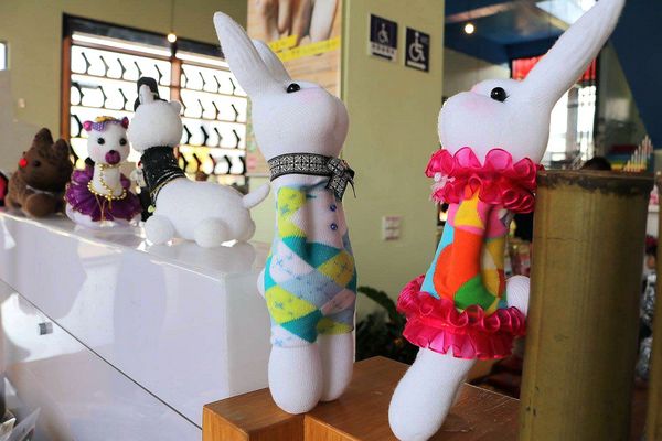 台灣樂活觀光襪廠:【彰化景點】LOHO樂活襪之鄉博物館~樂活觀光襪廠/五顏六色的彩虹大樓建築/MIT台灣製造機能襪/極抗臭超機能襪/彩繪牆及戲沙池