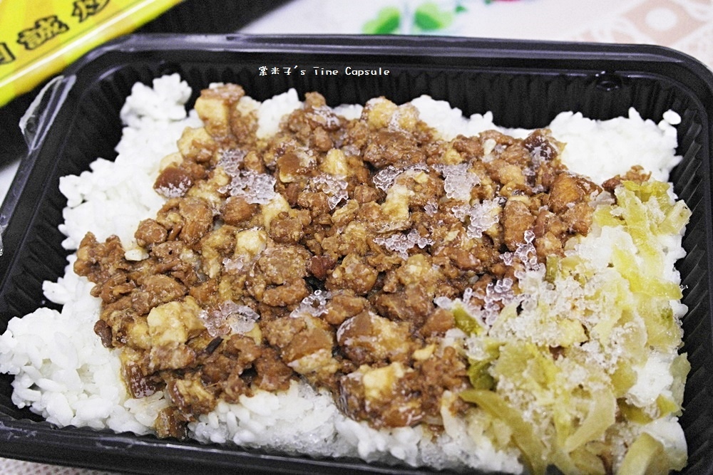 [宅配美食]明誠炒米粉-接單現做的手工炒麵，還有鹹香的肉燥飯!