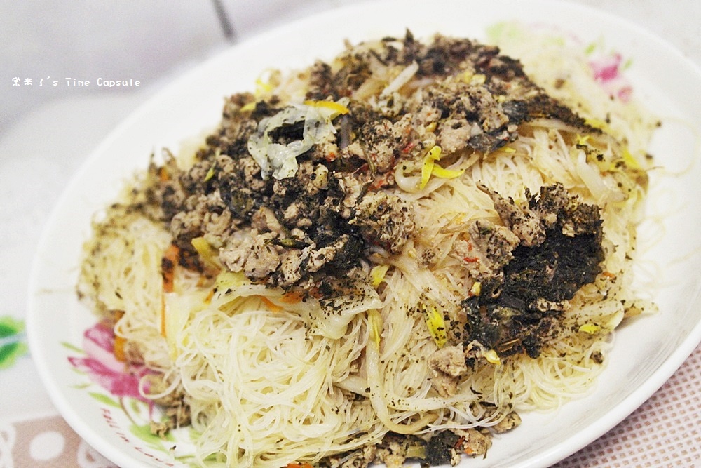 [宅配美食]明誠炒米粉-接單現做的手工炒麵，還有鹹香的肉燥飯!