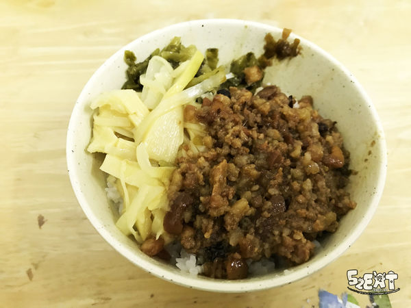 食記阿水伯魯肉飯10.JPG