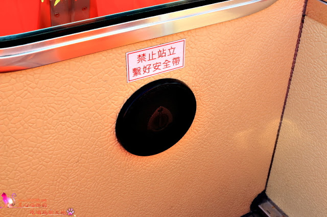 搭乘開頂雙層巴士遊高雄，在地人私藏美食、景點全攻略！！上車就開始筆記古早味小吃，帶你看遍海洋城市新風貌，聽見不一樣的港都歷史故事！