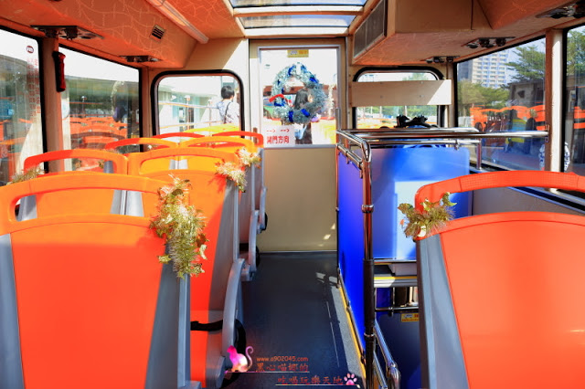 搭乘開頂雙層巴士遊高雄，在地人私藏美食、景點全攻略！！上車就開始筆記古早味小吃，帶你看遍海洋城市新風貌，聽見不一樣的港都歷史故事！