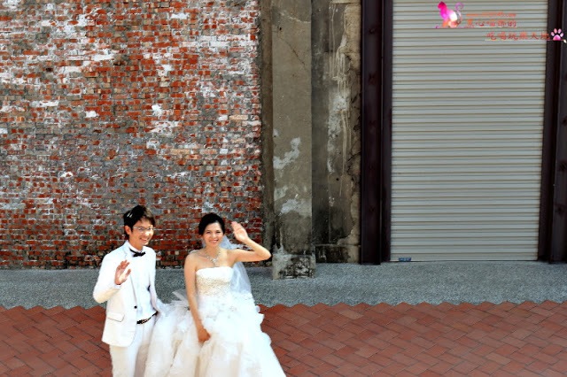 搭乘開頂雙層巴士遊高雄，在地人私藏美食、景點全攻略！！上車就開始筆記古早味小吃，帶你看遍海洋城市新風貌，聽見不一樣的港都歷史故事！