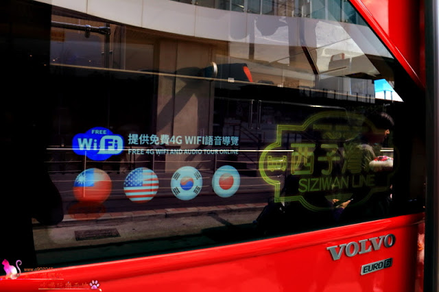 搭乘開頂雙層巴士遊高雄，在地人私藏美食、景點全攻略！！上車就開始筆記古早味小吃，帶你看遍海洋城市新風貌，聽見不一樣的港都歷史故事！