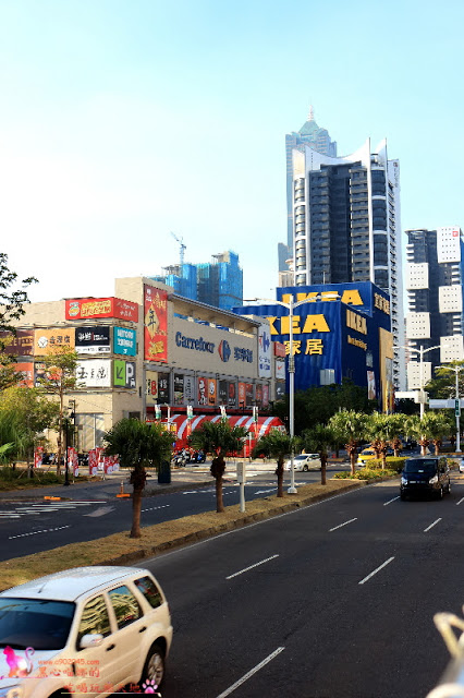 搭乘開頂雙層巴士遊高雄，在地人私藏美食、景點全攻略！！上車就開始筆記古早味小吃，帶你看遍海洋城市新風貌，聽見不一樣的港都歷史故事！