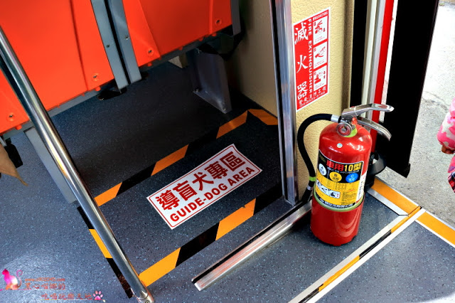 搭乘開頂雙層巴士遊高雄，在地人私藏美食、景點全攻略！！上車就開始筆記古早味小吃，帶你看遍海洋城市新風貌，聽見不一樣的港都歷史故事！