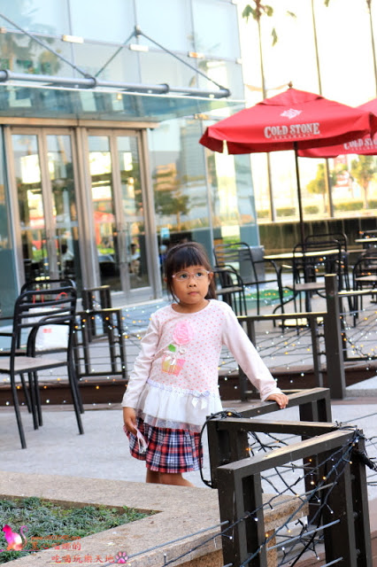 搭乘開頂雙層巴士遊高雄，在地人私藏美食、景點全攻略！！上車就開始筆記古早味小吃，帶你看遍海洋城市新風貌，聽見不一樣的港都歷史故事！