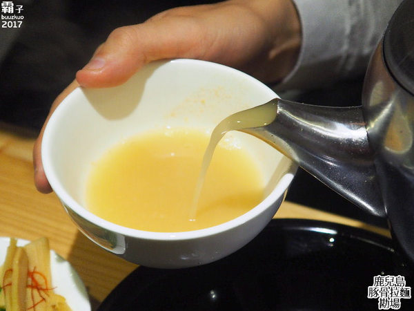 鹿兒島豚骨拉麵 勘場：鹿兒島豚骨拉麵勘場，入口即化的黑豬五花叉燒～