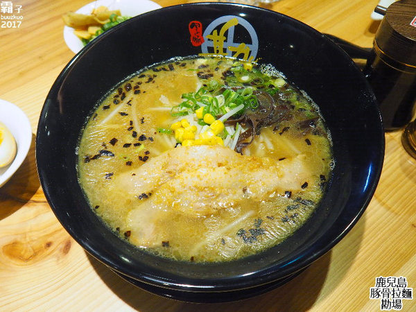 鹿兒島豚骨拉麵 勘場：鹿兒島豚骨拉麵勘場，入口即化的黑豬五花叉燒～
