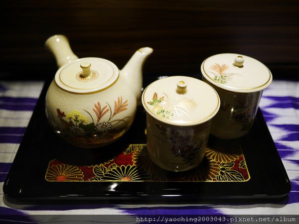 鹿兒島豚骨拉麵 勘場：台中西區 勘場鹿兒島拉麵KANBA，鹿兒島來的拉麵由日籍師傅親自料理，黑豬五花肥而不膩海外首家店選在草悟道商圈