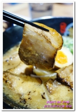 鹿兒島豚骨拉麵 勘場：台中西區日式拉麵．來自鹿兒島、充滿火山意象的拉麵──勘場KANBA