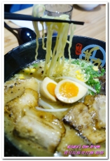 鹿兒島豚骨拉麵 勘場：台中西區日式拉麵．來自鹿兒島、充滿火山意象的拉麵──勘場KANBA