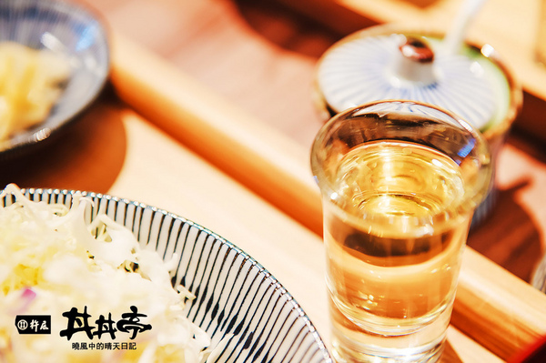 杵屋丼丼亭：【大直美麗華|杵屋丼丼亭 台北日式天丼】關西第一天丼台北分店初體驗 每一口都是精選食材的好感動（含完整菜單）