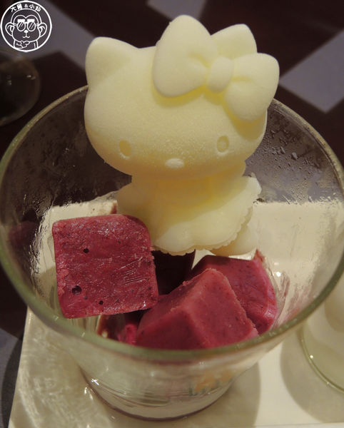 Hello Kitty Red Carpet美式餐廳：呷飽祙【新北林口･Hello Kitty Red Carpet美式餐廳】