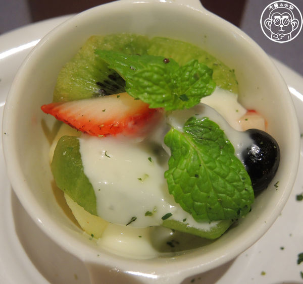 Hello Kitty Red Carpet美式餐廳：呷飽祙【新北林口･Hello Kitty Red Carpet美式餐廳】