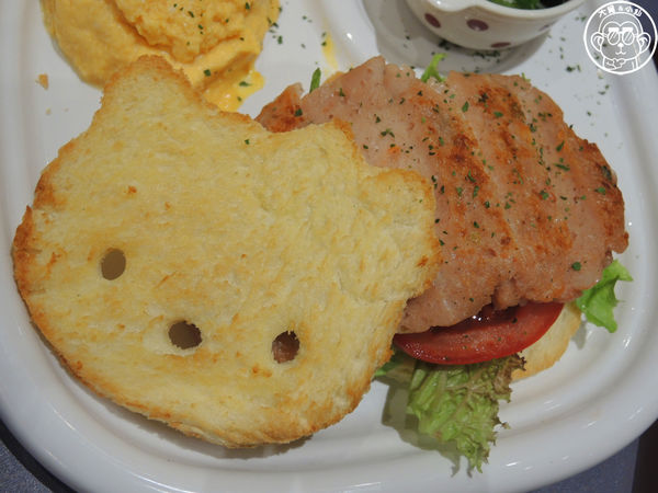 Hello Kitty Red Carpet美式餐廳：呷飽祙【新北林口･Hello Kitty Red Carpet美式餐廳】