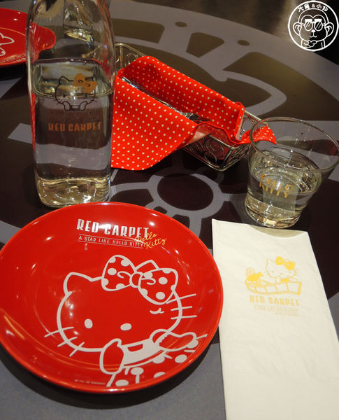 Hello Kitty Red Carpet美式餐廳：呷飽祙【新北林口･Hello Kitty Red Carpet美式餐廳】