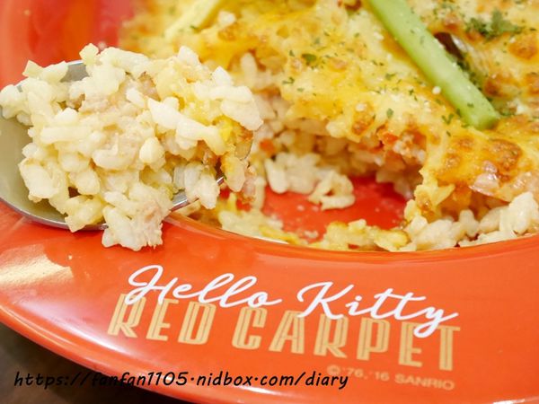 林口美食【Hello Kitty Red Carpet美式餐廳】#林口三井outlet #Kitty主題餐廳 #kitty餐廳 #美式餐廳 #林口三井kitty菜單 #機捷A9林口站 愛評體驗券 (33).JPG