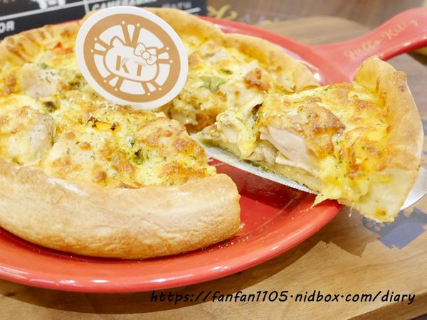 林口美食【Hello Kitty Red Carpet美式餐廳】#林口三井outlet #Kitty主題餐廳 #kitty餐廳 #美式餐廳 #林口三井kitty菜單 #機捷A9林口站 愛評體驗券 (36).JPG