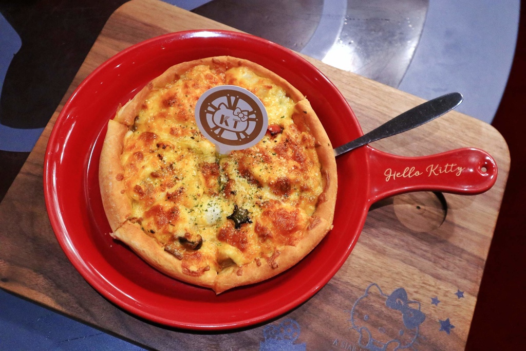 Hello Kitty Red Carpet