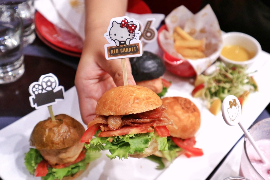 Hello Kitty Red Carpet