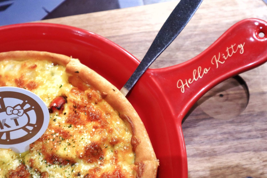 Hello Kitty Red Carpet