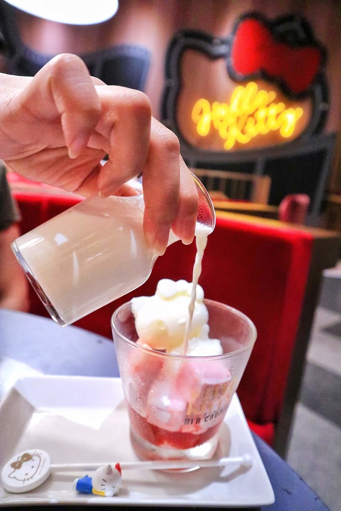 Hello Kitty Red Carpet