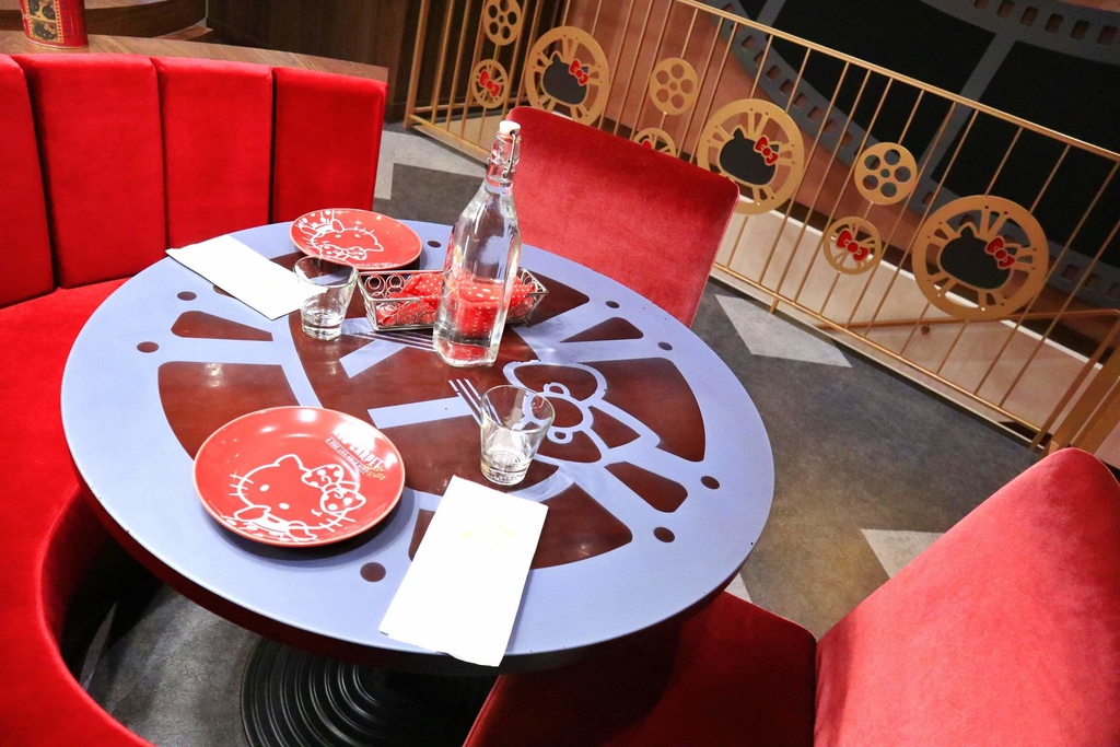 Hello Kitty Red Carpet