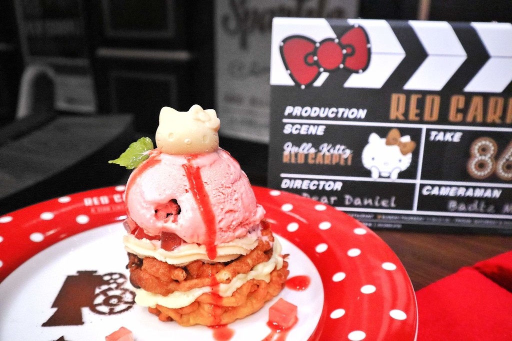 Hello Kitty Red Carpet