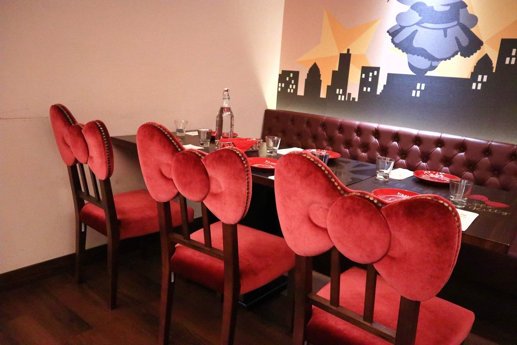 Hello Kitty Red Carpet