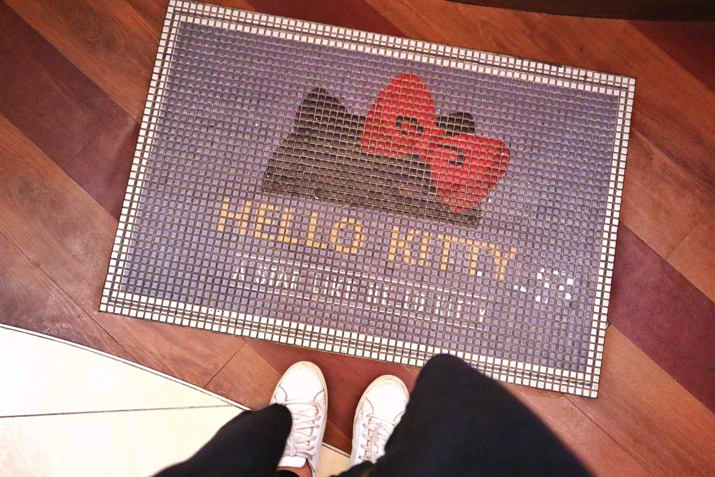 Hello Kitty Red Carpet