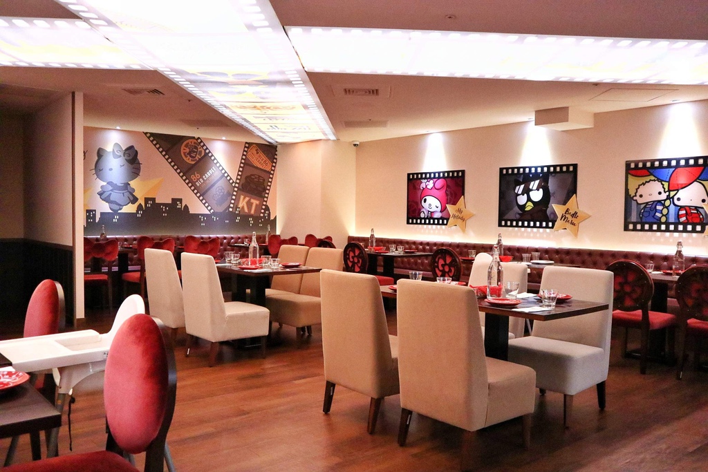 Hello Kitty Red Carpet