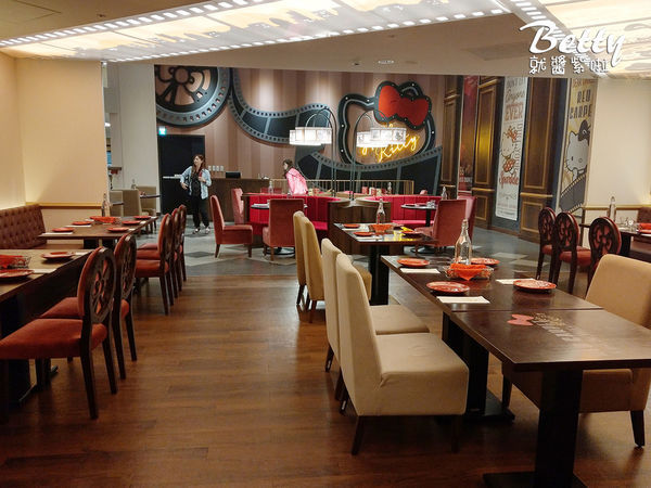 20181111三井凱蒂貓餐廳 (49).jpg
