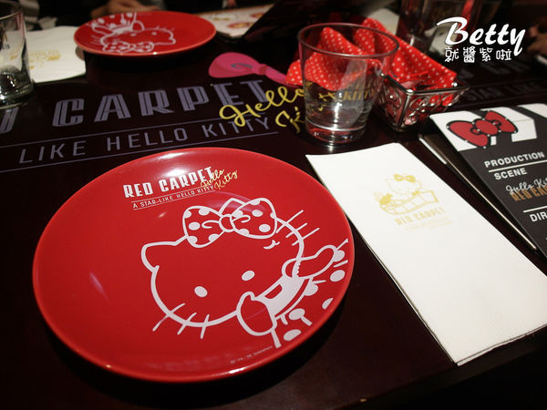 20181111三井凱蒂貓餐廳 (72).jpg