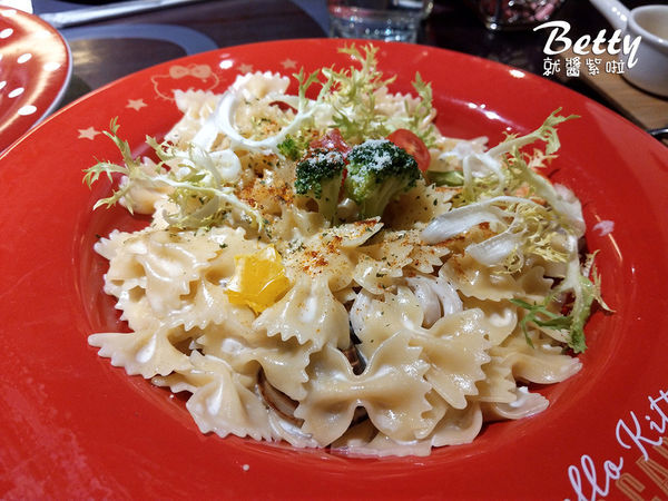 20181111三井凱蒂貓餐廳 (33).jpg