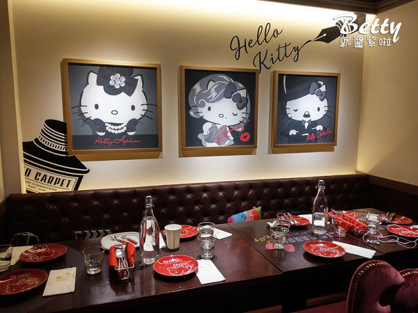 20181111三井凱蒂貓餐廳 (16).jpg