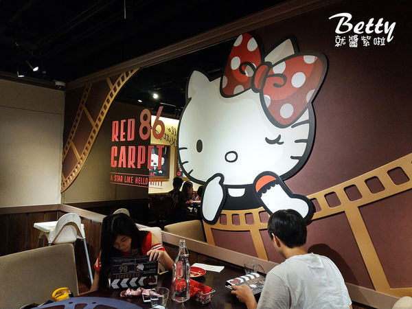 20181111三井凱蒂貓餐廳 (19).jpg