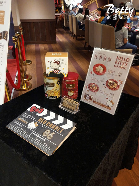 20181111三井凱蒂貓餐廳 (9).jpg