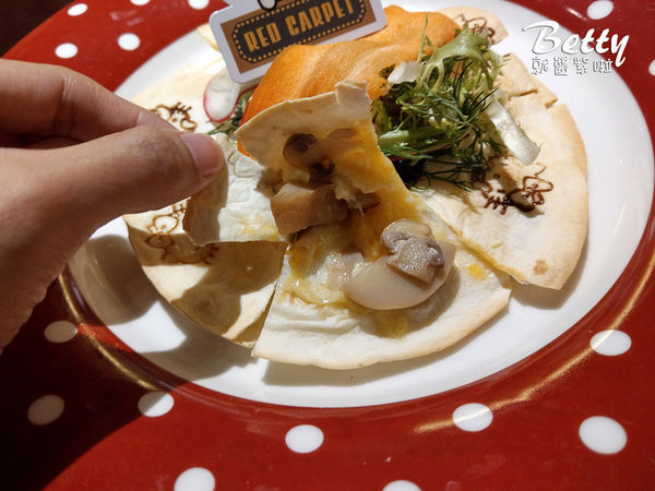 20181111三井凱蒂貓餐廳 (30).jpg