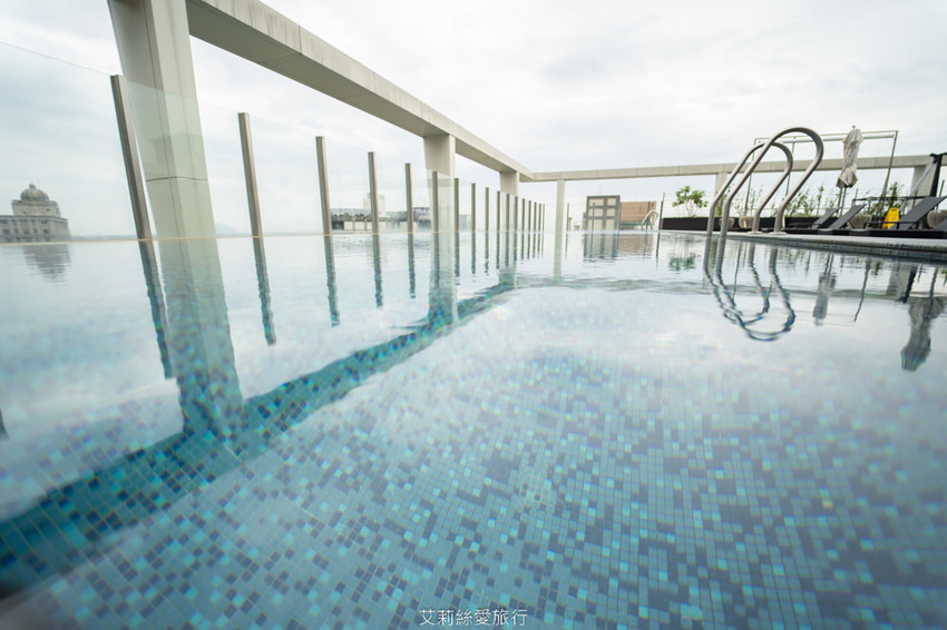 宜蘭礁溪溫泉飯店推薦 晶泉丰旅 房內就能泡露天風呂 住宿泡湯 三燔壽喜燒 無邊際溫泉泳池 礁溪溫泉街 - 艾莉絲愛旅行