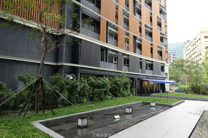 宜蘭礁溪溫泉飯店推薦 晶泉丰旅 房內就能泡露天風呂 住宿泡湯 三燔壽喜燒 無邊際溫泉泳池 礁溪溫泉街 - 艾莉絲愛旅行