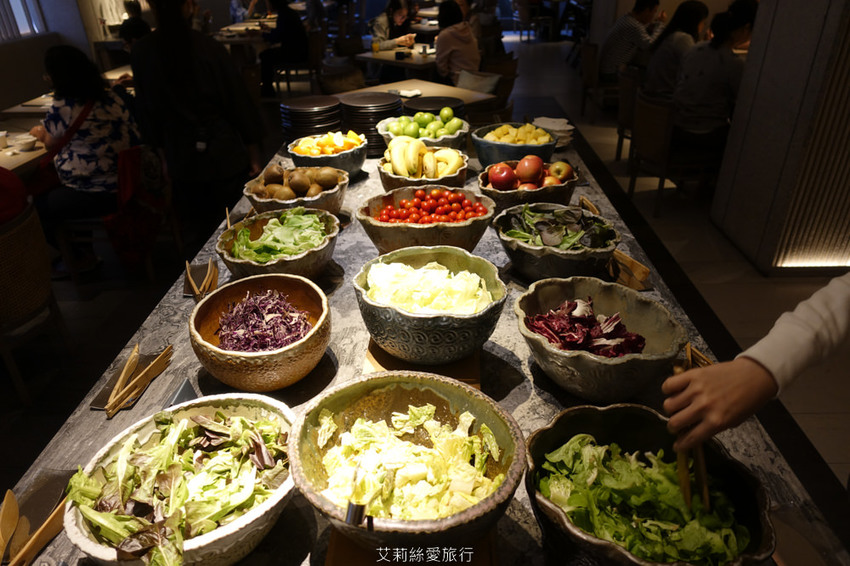 宜蘭礁溪溫泉飯店推薦 晶泉丰旅 房內就能泡露天風呂 住宿泡湯 三燔壽喜燒 無邊際溫泉泳池 礁溪溫泉街 - 艾莉絲愛旅行